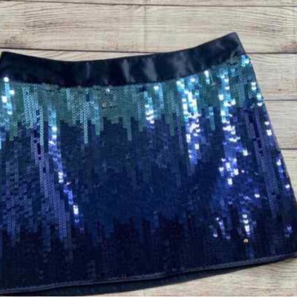 Beautiful blue sequin mini skirt - Picture 3 of 5